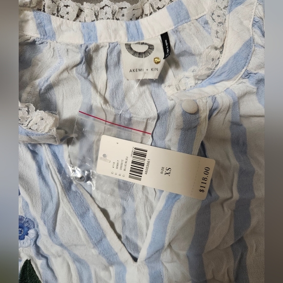 Anthopologie Akemi +Kin Embroidered top - Picture 3 of 4